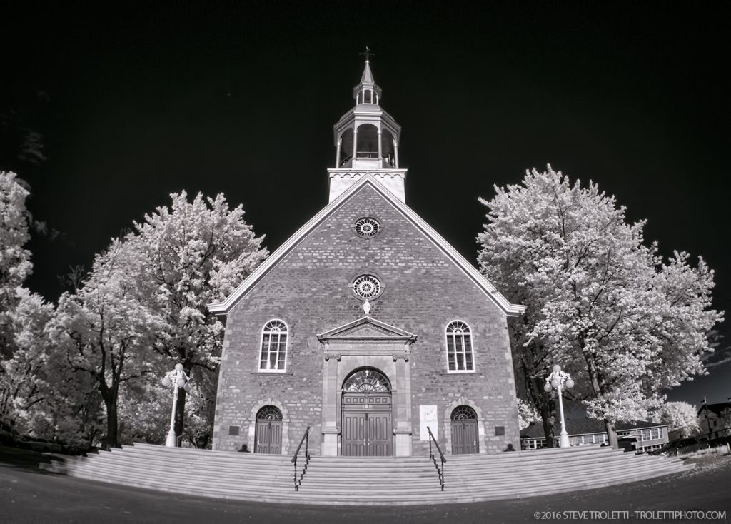 Église de Sainte-Famille - INFRAROUGEÉglise de Sainte-Famille - Infrarouge Boucherville, Québec, Canada
