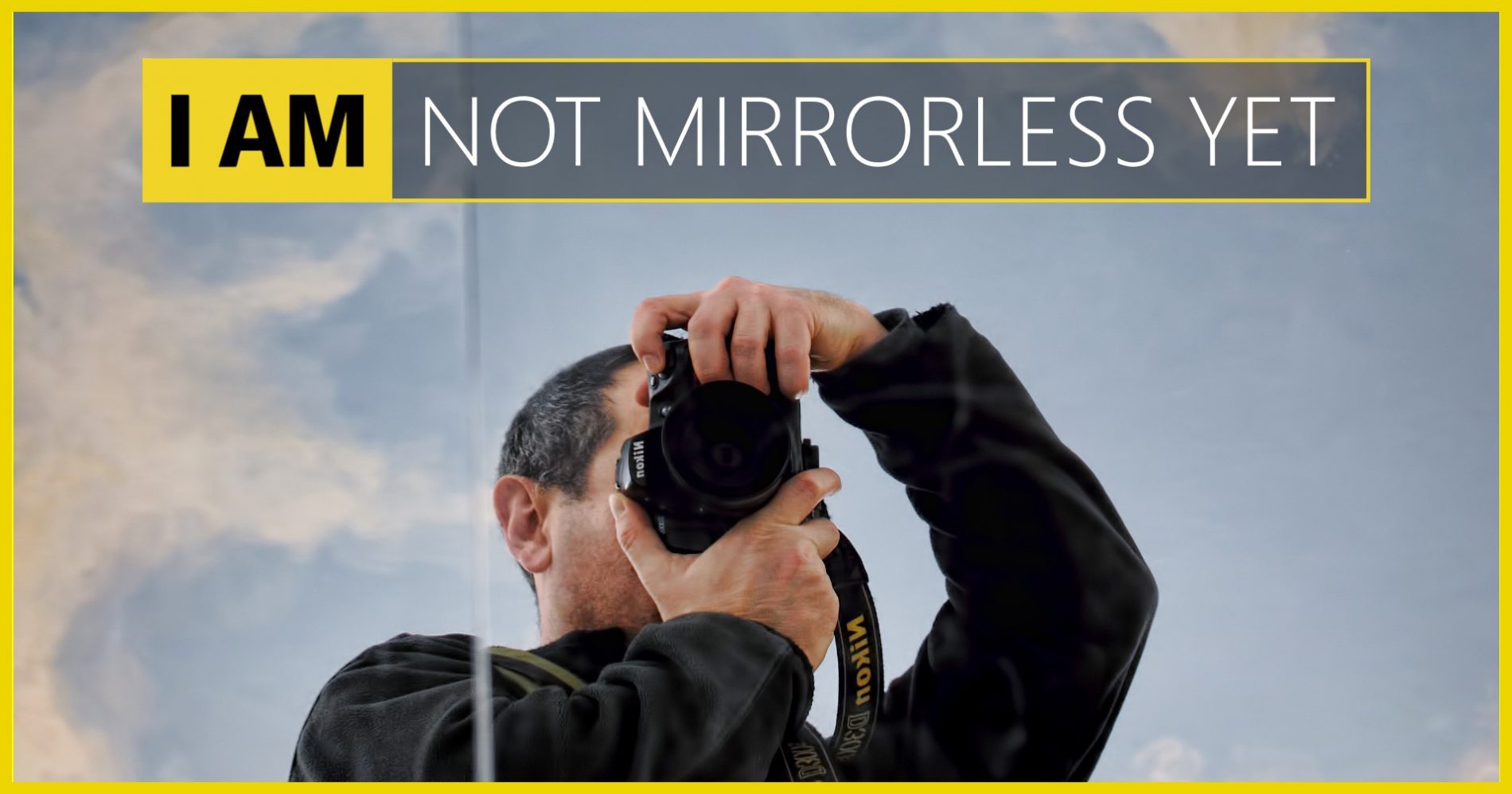 A DSLR or a MIRRORLESS Camera for the Holidays?